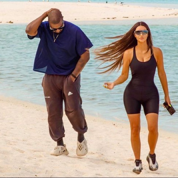 yeezy foamposite womens